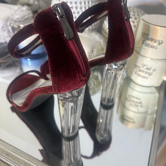 GUC burgundy heels - Picture 3 of 5